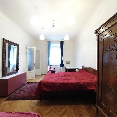 Casa Antica - Historical Apartment In Old City Center Trieste Rum bild