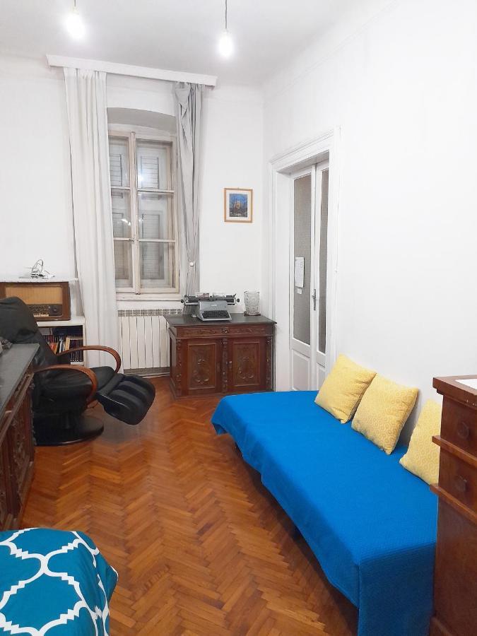 Casa Antica - Historical Apartment In Old City Center Trieste Exteriör bild